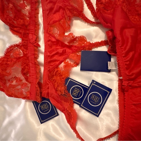 La Perla Vintage Fiery Red Lace Bra Set four pieces . - Picture 11 of 14